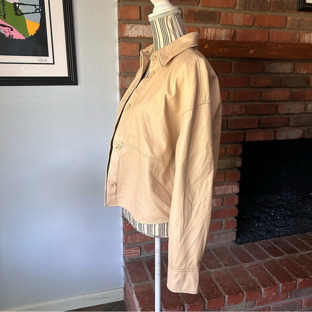 Aritzia Babaton Pelli Hip Vegan Leather Shirt Jacket in Tan Sz S - Picture 4 of 10